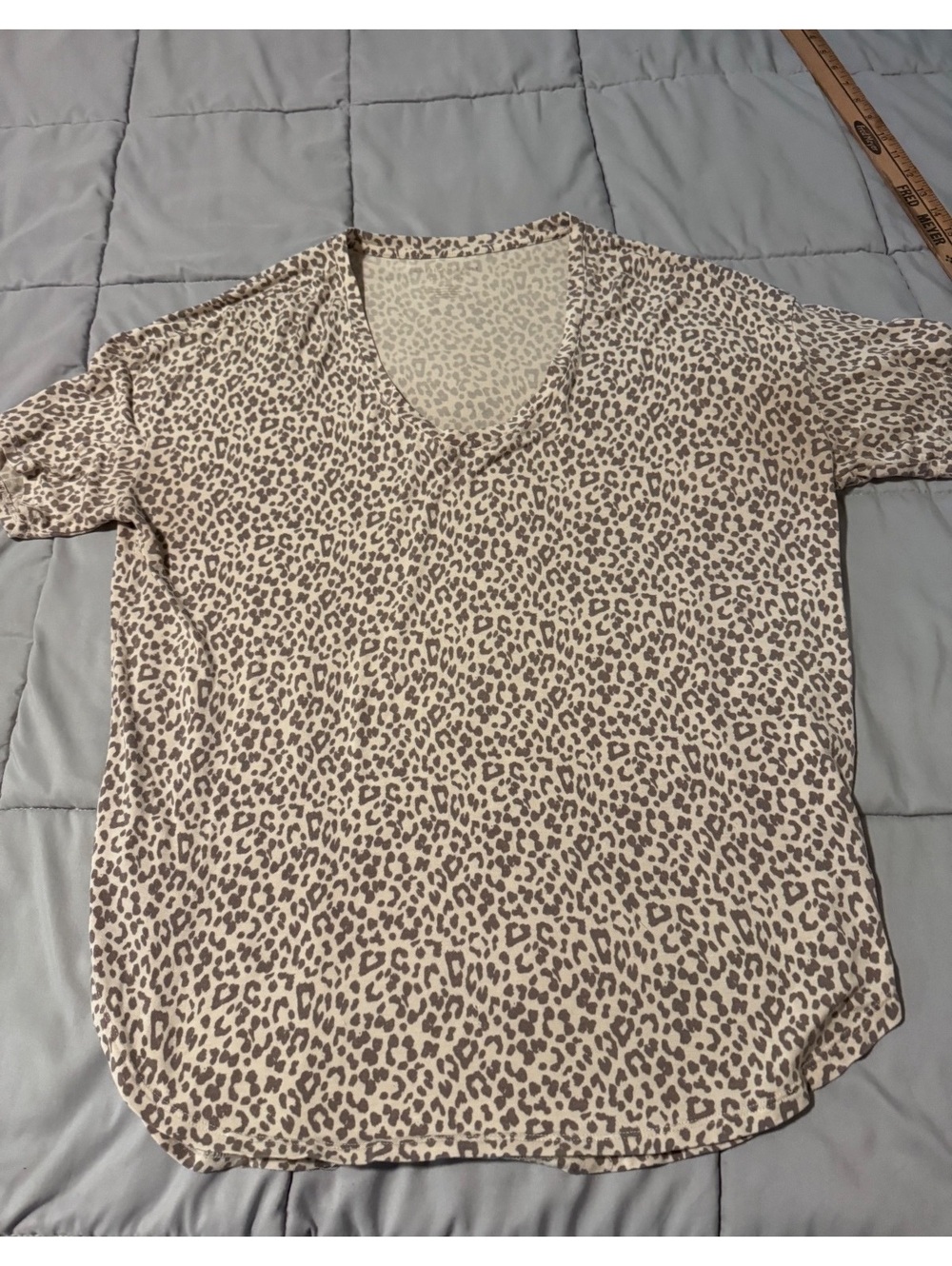 American Eagle Soft & Sexy Leopard Print Top Women’s Short Sleeve Animal Print